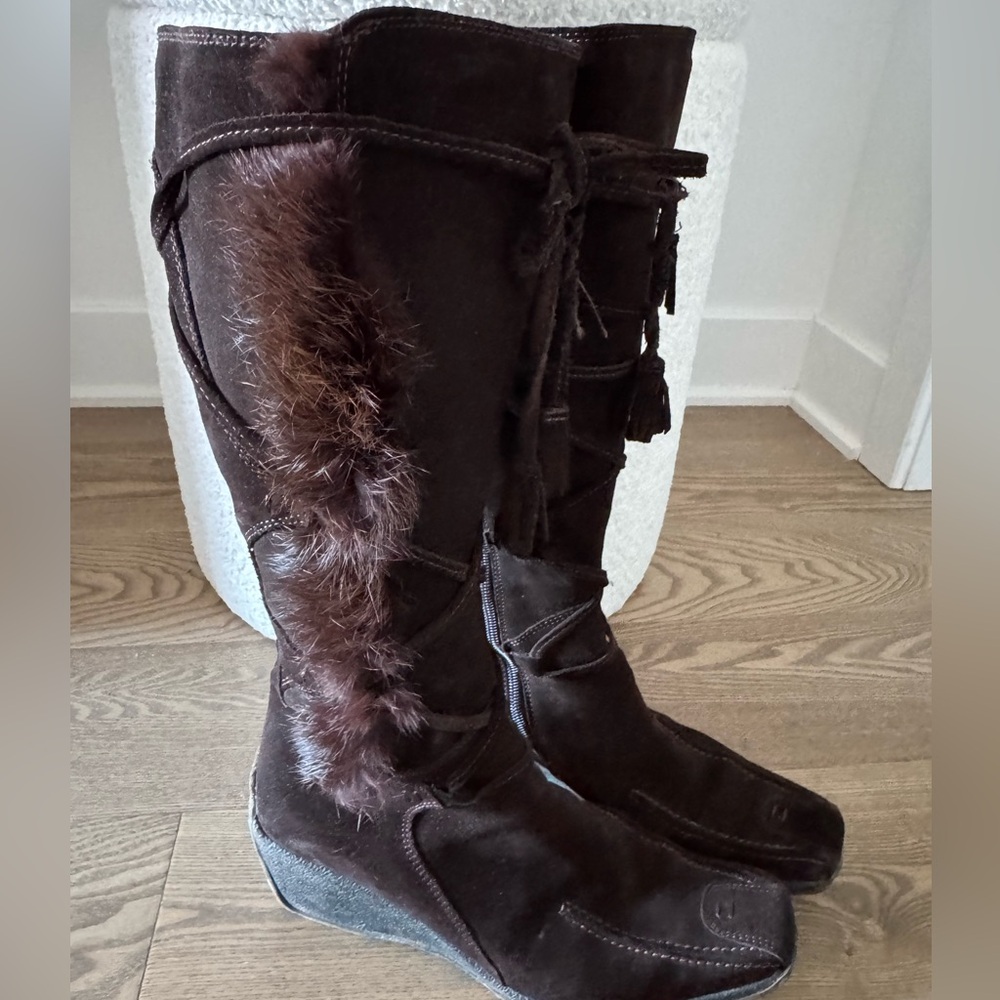 Talk Brown Suede Boots with faux fur trim